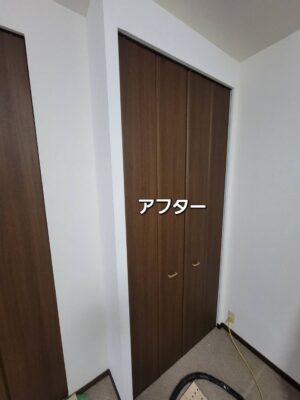 布団が入るようにクローゼットを拡張し、既存の扉を再利用して仕上げた完成写真