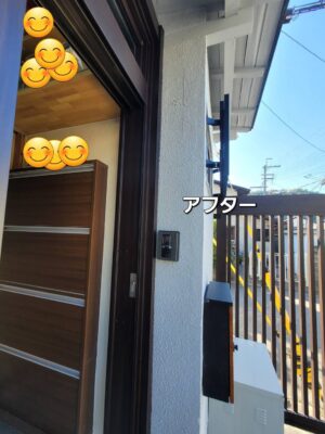 玄関引戸交換後の外壁とダークブラウンの玄関枠の仕上がり